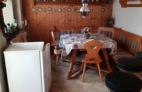 Altenstadt an der Waldnaab Apartment | Zentral gelegene Ferienwohnung mit Terrasse/Balkon und Grillplatz