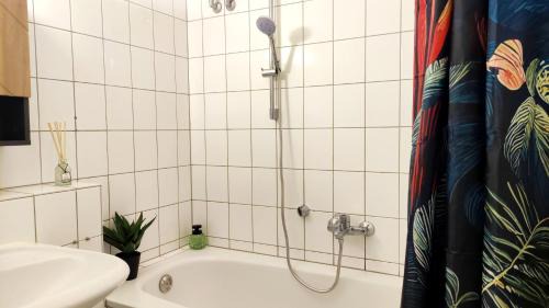Bad Schmiedeberg Apartment | Zentral und ruhig mit Küche, gemütliches Bett