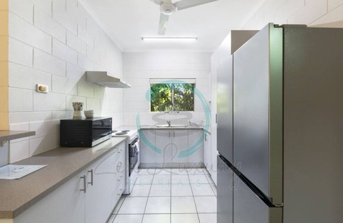 Stuart Park Apartment | ZenWestralia: Cityscape ~ Balcony ~ Outdoor Dining