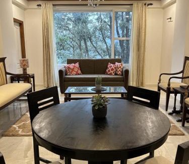 Mallital Apartment | Zephyr 2BHK Lakeview Near Mall Road & Naini Lake