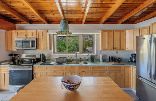 Morongo Valley Cottage | Zeus Cottage: VIP Paradise at 25 acres gated and private Hidden Passage