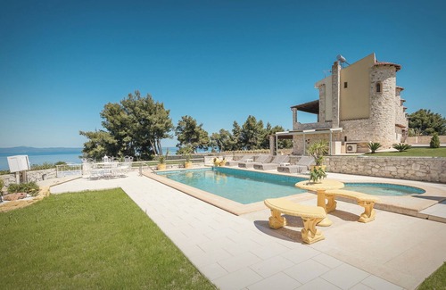 Afytos Villa | Zeus Private Pool Villa, Afitos
