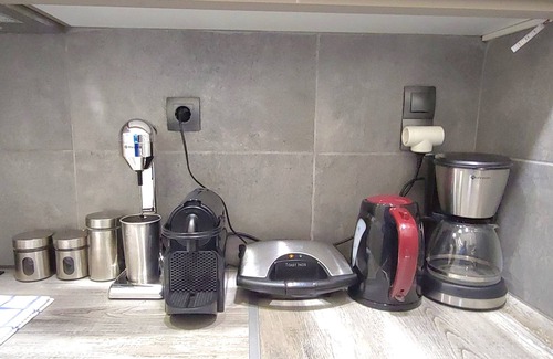 Ampelokipoi Apartment | “ZEUS”, STYLISH LUXURY BUSINESS SUITE in the heart of Athens.
