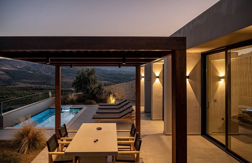 Exopoli Villa | ZeusCave Chania