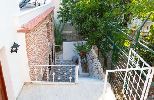 Konak Villa | Zeytinli Taş Ev