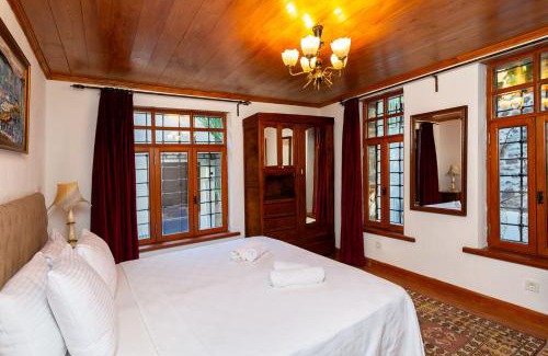 Konak Villa | Zeytinli Taş Ev