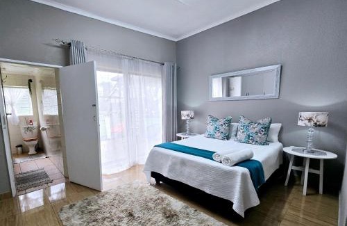 Boksburg House | Zhantique Guest House 2- Unit 5
