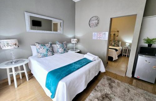 Boksburg House | Zhantique Guest House 2- Unit 5