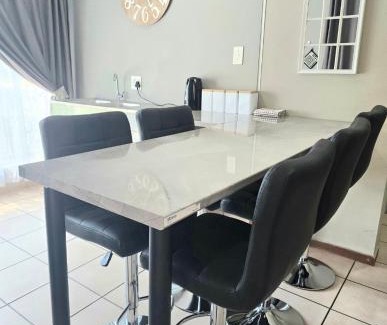 Boksburg House | Zhantique Guest House 2- Unit 6