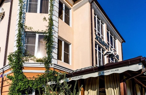 Vesyoloe Hotel | Zhemchug Village Mini-hotel