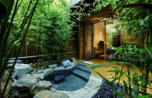 Chaoyang Hotel | Zhi Resort Beijing&Peafowl Garden&Breakfast with Deer&Private Hot Spring&Landscapes of a Thousand Acres&50 Meter Swimming Pool&Free Coffee&Close to Olympic Forest Park