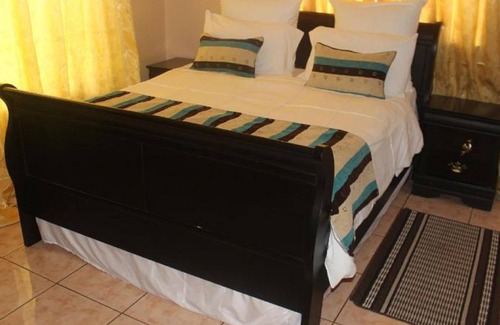 Ndola Cabin | Zholela lodge