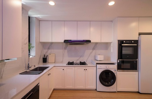 Downtown Shanghai Apartment | ZHome-Gingkgo Garden Four bedrooms