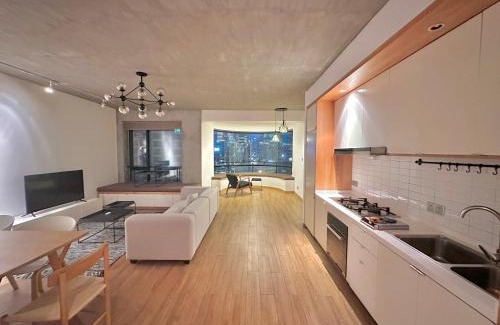 Huangpu Apartment | ZHome - HaiQi Garden - Four Bedroom Apartment on the Bund with Bund View