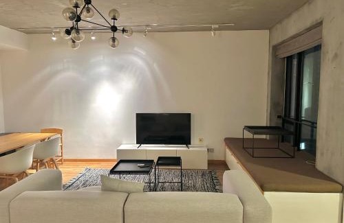 Huangpu Apartment | ZHome - HaiQi Garden - Four Bedroom Apartment on the Bund with Bund View