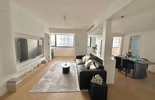 Shanghai Apartment | Zhome-Parkville Three bedrooms with city view-Near Xin Tian Di