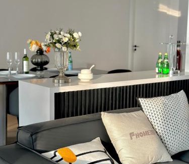 Huangpu Apartment | Zhome Parkville-Three bedrooms with city view-Near Xin Tian Di