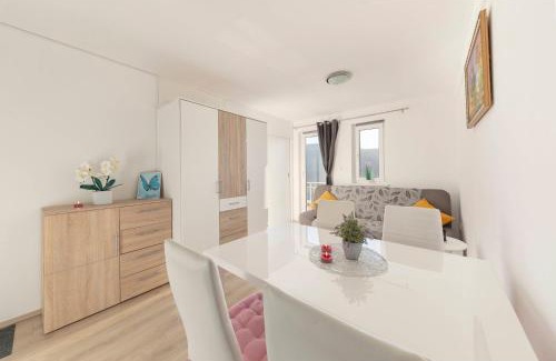 Zuzemberk Apartment | Zidanica med Trtami