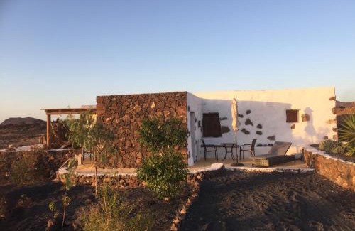 Yaiza House | "Ziegenstall" mit Meerblick