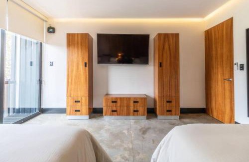 Reforma House | Zielo 1Bdrm 1bath fits 6 AC Rooftop views