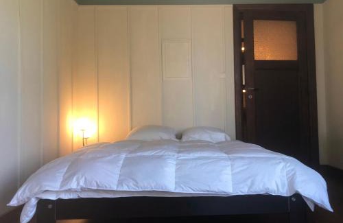 Heyd Apartment | ziggy's room with a view