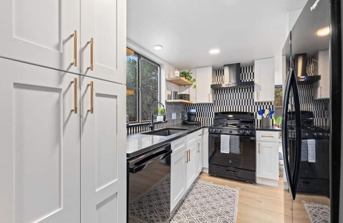 Barton Hills House | Zilker Park | Theater | Game Room | Sleeps 14!