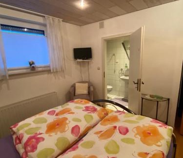Waldbockelheim House | Zimmer 1 inkl eigenem Bad und Parkplatz