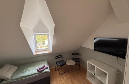 Meine House | Zimmer für 3 Personen, Kühlschrank-Bad