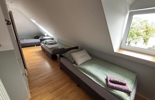 Meine House | Zimmer für 3 Personen, Kühlschrank-Bad