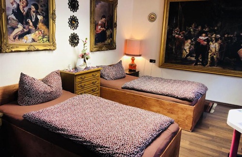 Grossostheim House | Zimmer Familie Sustrean