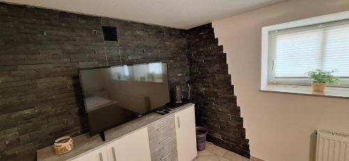 Schwerin Apartment | Zimmer im UG direkt in der Innenstadt, Centrum