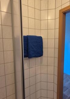 Heichelheim House | Zimmer mit Bad