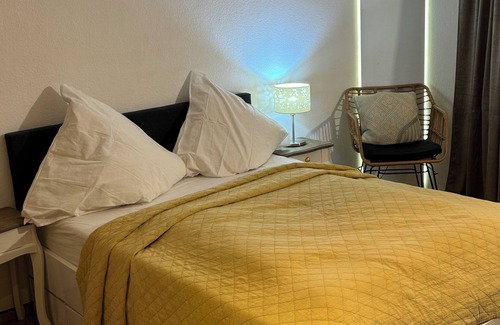 City-Ost Bed & Breakfast | Zimmer mit Balkon-stadtmitte-nahe Hauptbahnhof
