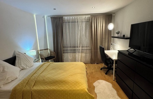 City-Ost Bed & Breakfast | Zimmer mit Balkon-stadtmitte-nahe Hauptbahnhof