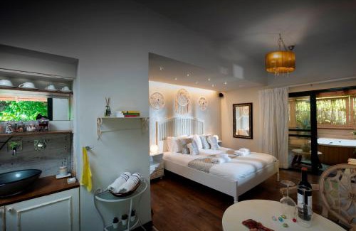 Bethlehem of Galilee Cabin | Zimmer & Spa Kesem Hamaga
