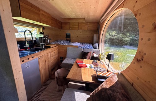 Ursensollen House | Zinipi Lodge at the oldtimer at the Demeterhof near Amberg