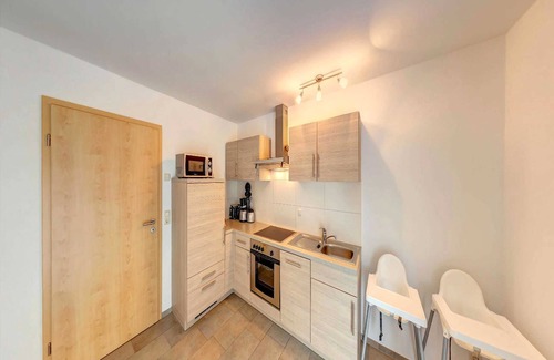 Zinnowitz Apartment | Zinnowitz, Haus Werder Apartment 3 with fireplace - Zinnowitz, H. Werder - OG WG3 (4