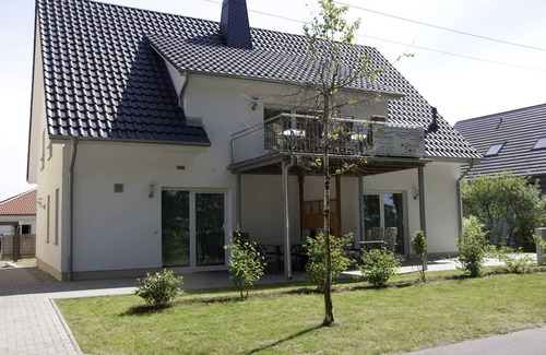 Zinnowitz Apartment | Zinnowitz, Haus Werder Apartment 3 with fireplace - Zinnowitz, H. Werder - OG WG3 (4