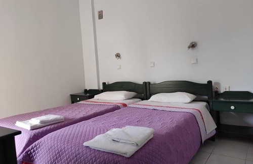 Agii Apostoli Apartment | Zinovia One-Bedroom Apartment with Balcony