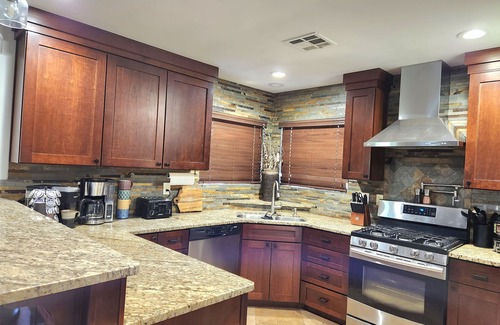 Toquerville House | Zion Happy Retreat- Game Room, Sauna, & workspace! Pet Friendly!