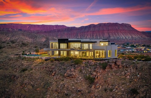 Washington Fields House | Zion Luxe Retreat/Pool Cinema Pickleball