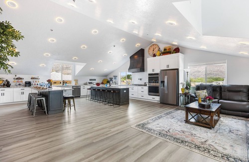 Colorado City House | Zion Luxury Retreat - Luxury, Stargazing, Adventure