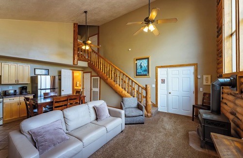 Zion National Park East Entrance Cabin | Zion Views- East Overlook Cabin+Resort Access
