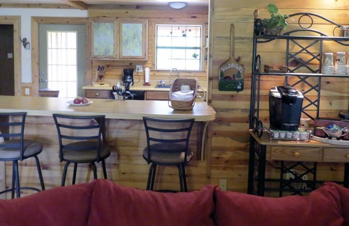 Nacogdoches Cabin | Zip Inn - Pineywoods, Hiking, Fishing, - Quiet Country Setting Close In.
