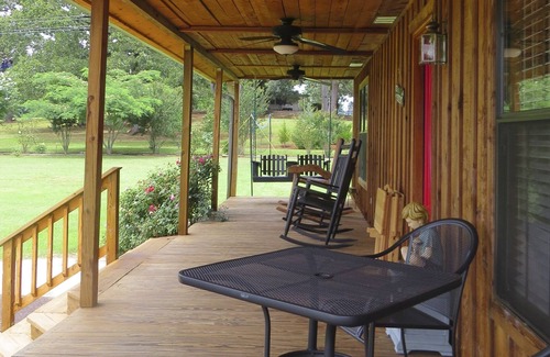 Nacogdoches Cabin | Zip Inn - Pineywoods, Hiking, Fishing, - Quiet Country Setting Close In.
