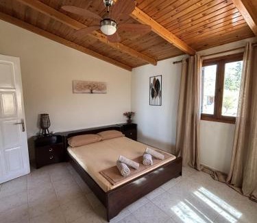 Eretria House | Ziras Traditional Villa