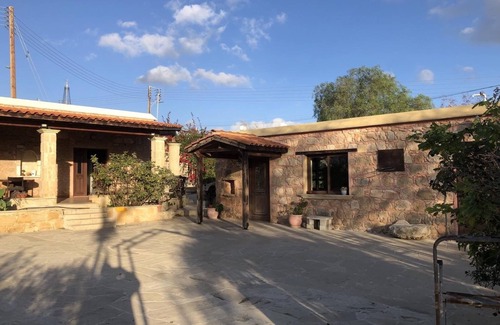 Tremithousa House | Zivla’s Stone House. Ideal for large party groups, weddings, aniversaries!
