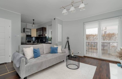 Grunwald Apartment | Zmigrodzka Stylish Apartment with Terrace by Noclegi Renters