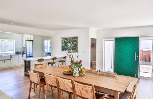 Onrus House | Zo'luha - Spacious family home | Mountain View