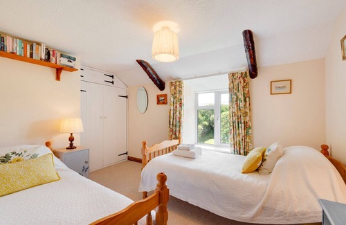 Mary Tavy House | Zoar Cottage - Three Bedroom House, Sleeps 6
